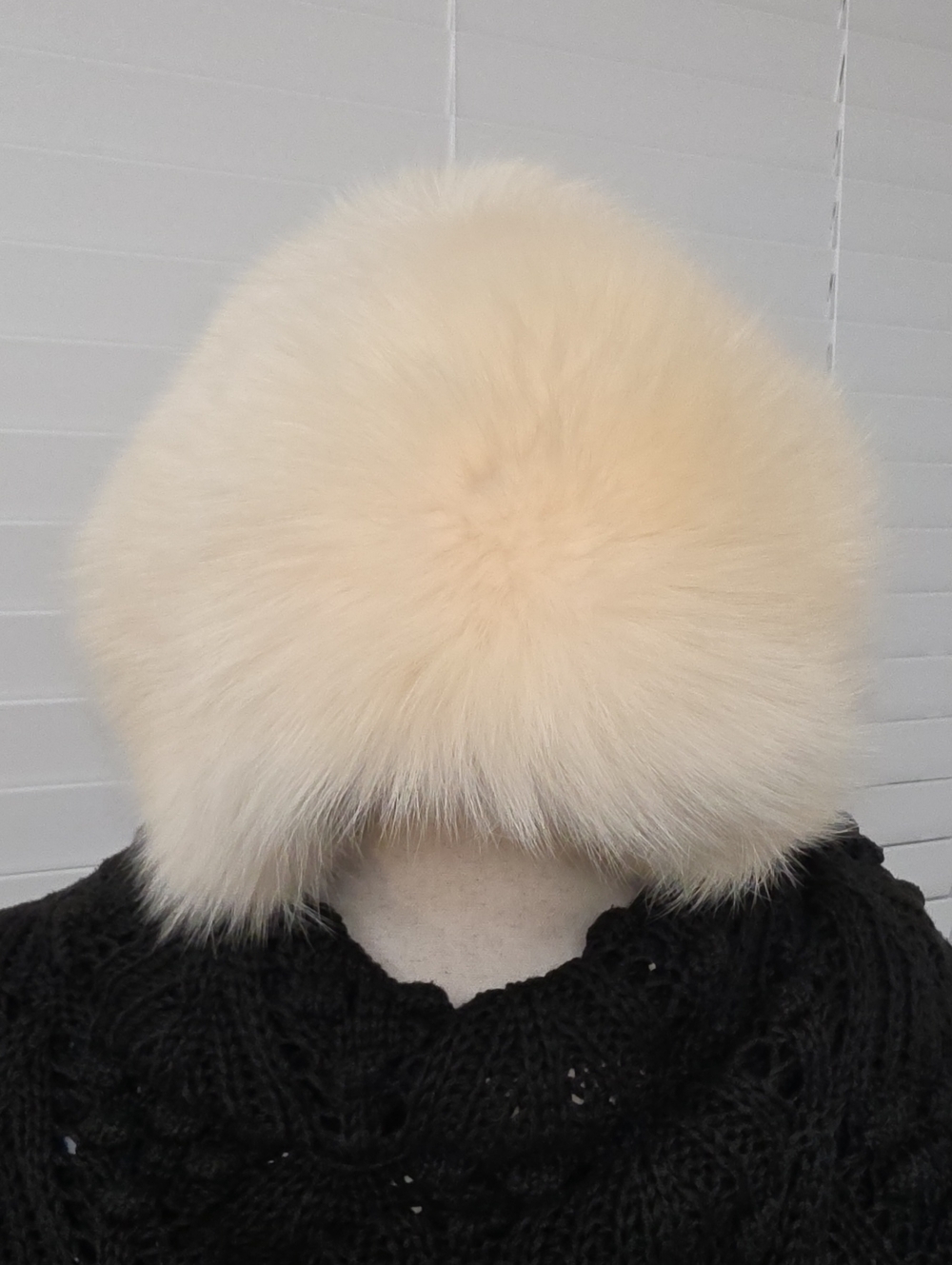 Vintage Ivory White Fox Fur Hat 22” Pillbox Toque Après Ski Glam